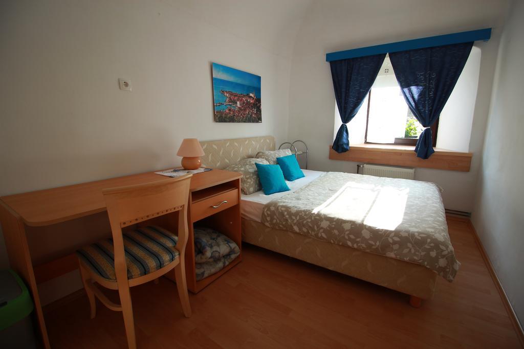 Guesthouse Veles スロヴェンスカ・ビストリツァ エクステリア 写真