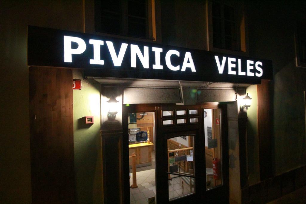 Guesthouse Veles スロヴェンスカ・ビストリツァ エクステリア 写真
