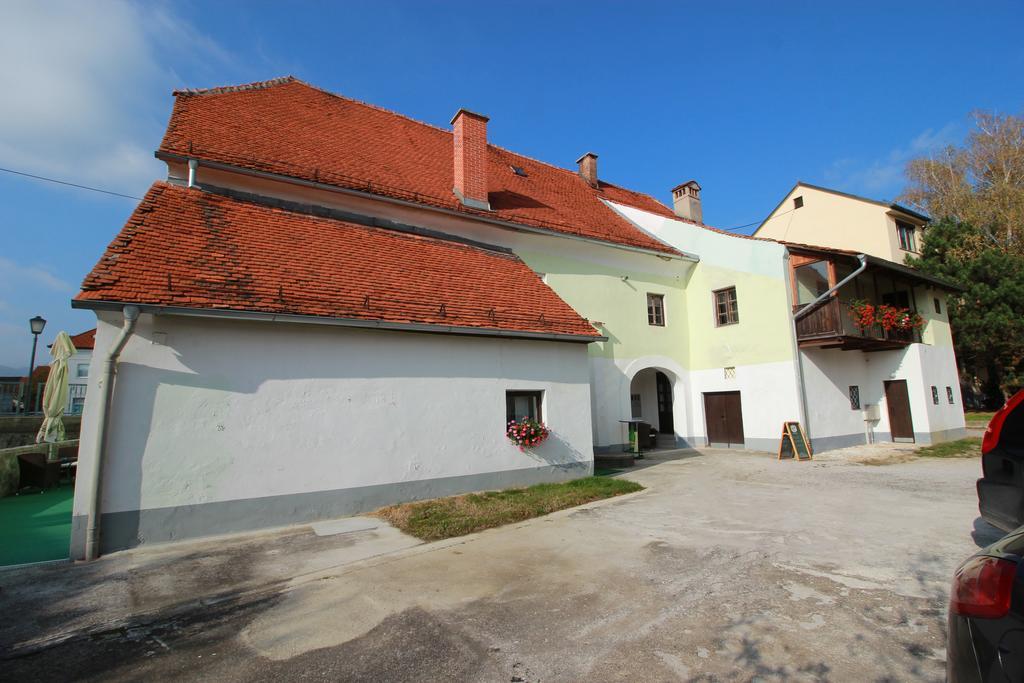 Guesthouse Veles スロヴェンスカ・ビストリツァ エクステリア 写真