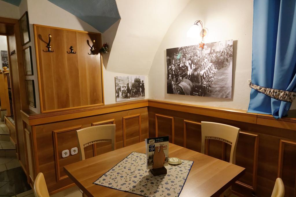 Guesthouse Veles スロヴェンスカ・ビストリツァ エクステリア 写真