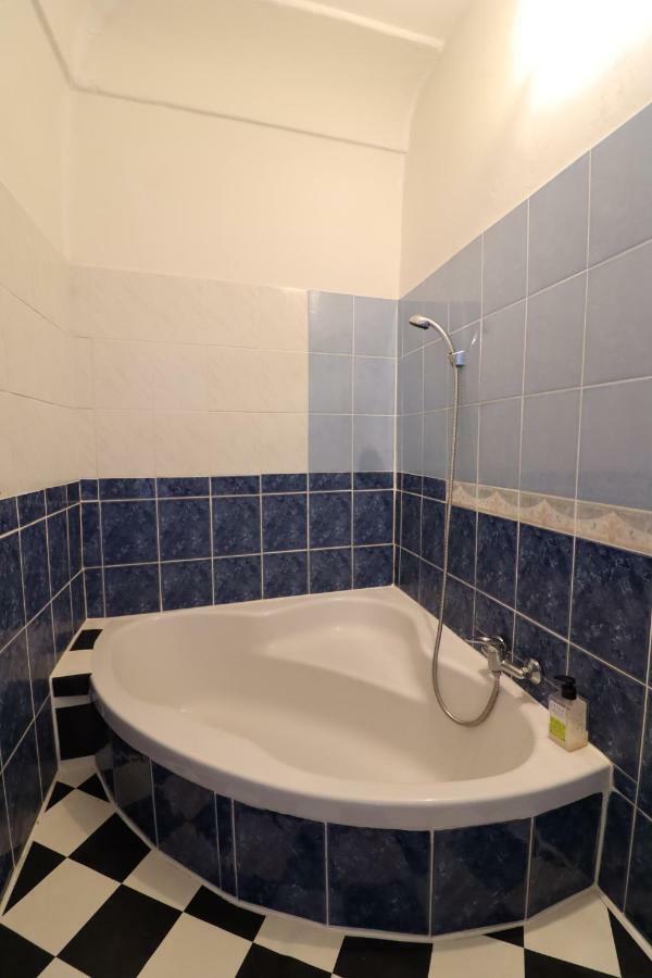 Guesthouse Veles スロヴェンスカ・ビストリツァ エクステリア 写真
