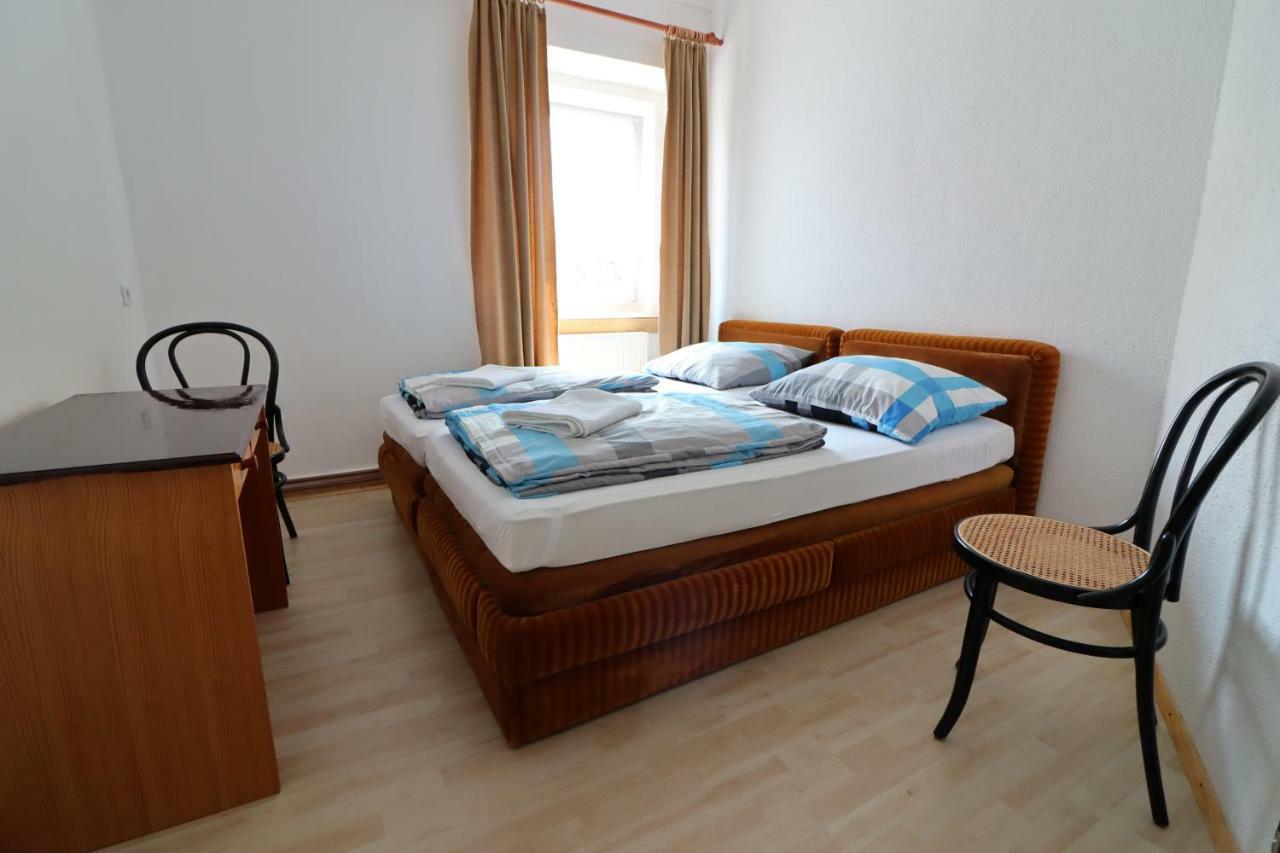 Guesthouse Veles スロヴェンスカ・ビストリツァ エクステリア 写真