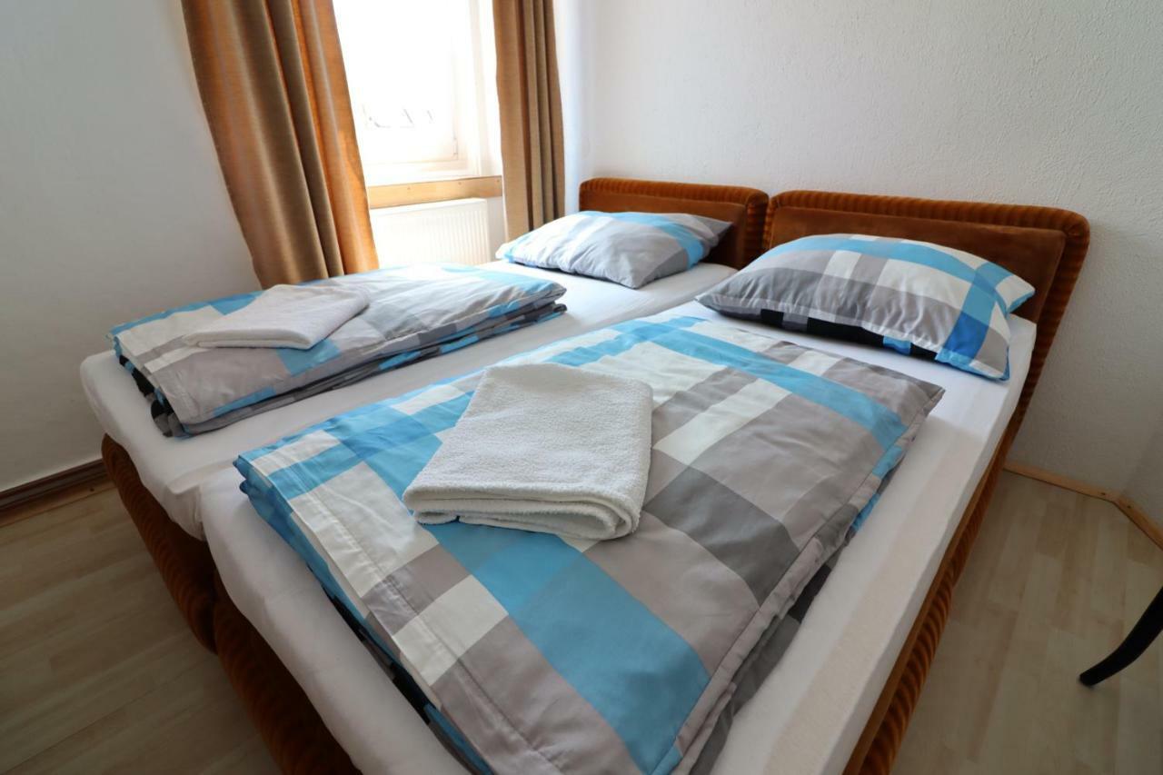 Guesthouse Veles スロヴェンスカ・ビストリツァ エクステリア 写真